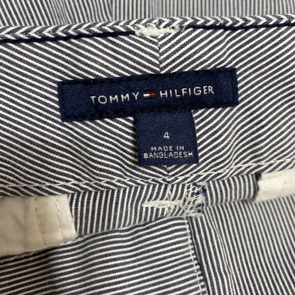 TOMMY HILFIGER WOMEN’S‎ BERMUDA SHORT BLUE AND WHITE STRIPES SZ 4 - Picture 5 of 7